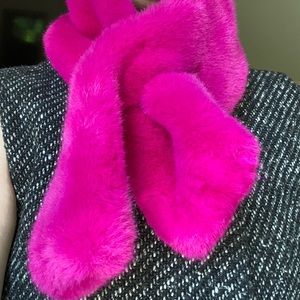 Faux fur scarf. OS